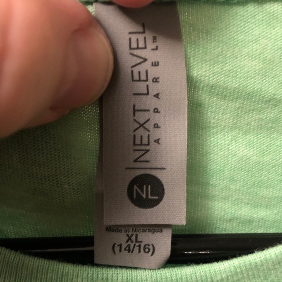 Green Friends Kids T-Shirt 14/16 NWOT - Picture 2 of 4